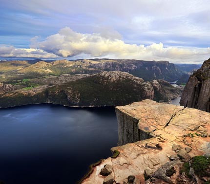 Spectacular views from the cliff of Preikestolen